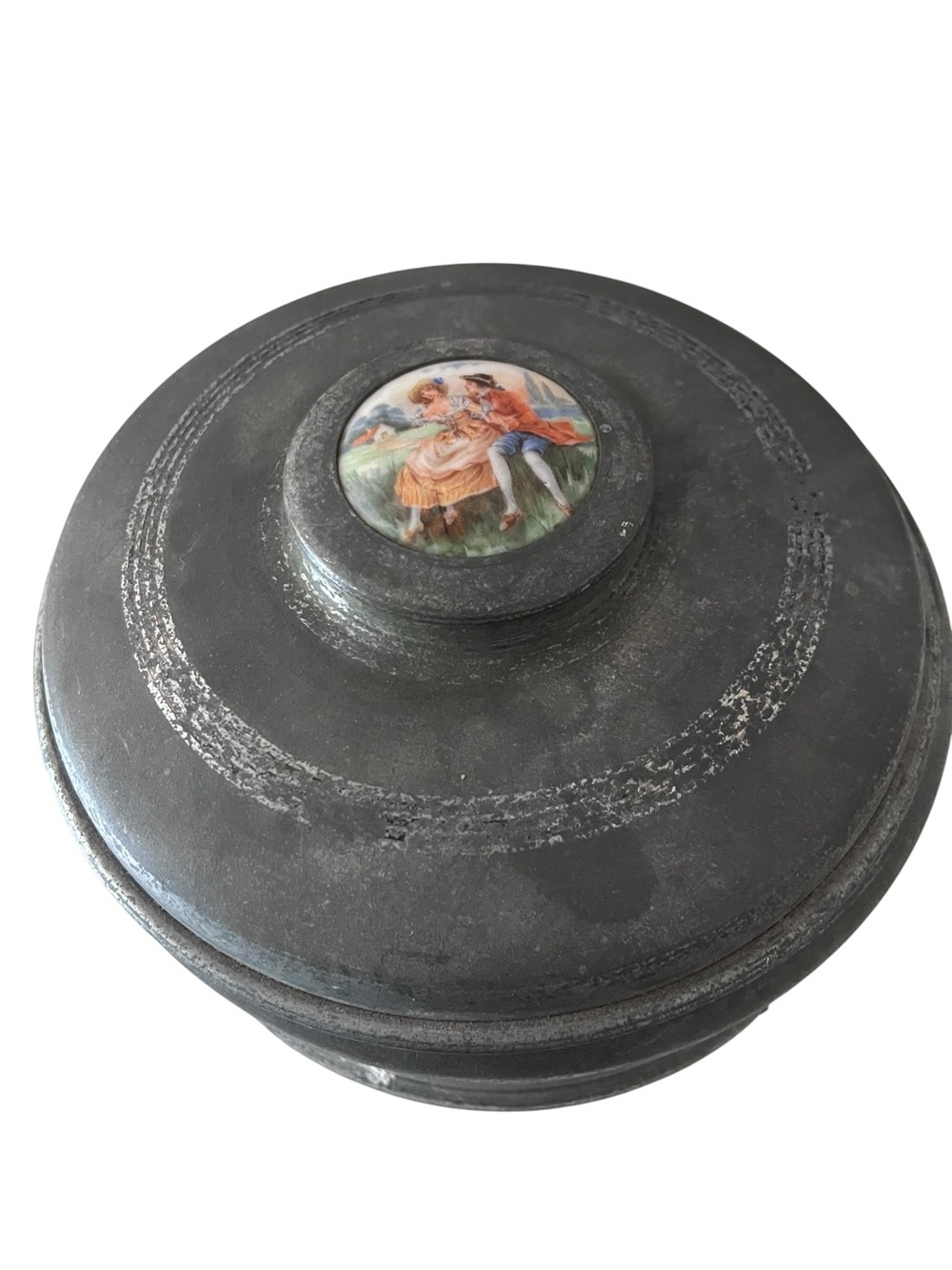 Vintage Musical Powder
Box Trinket Jar Portrait
Lid Wind Up Music Box
READ